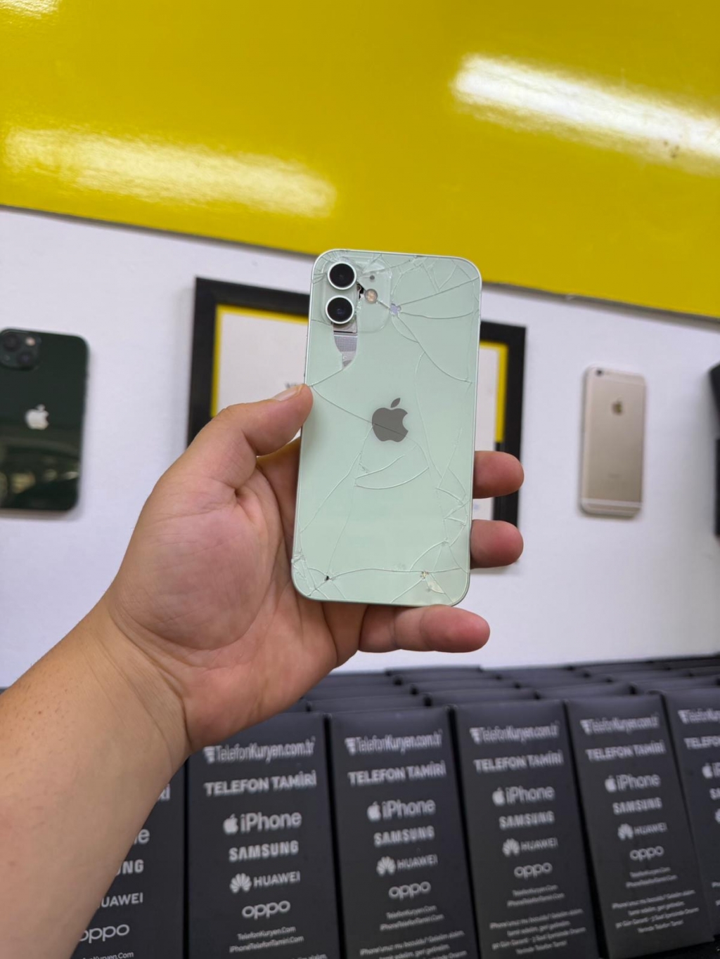 iPhone 11 Arka Cam Değişimi Antalya