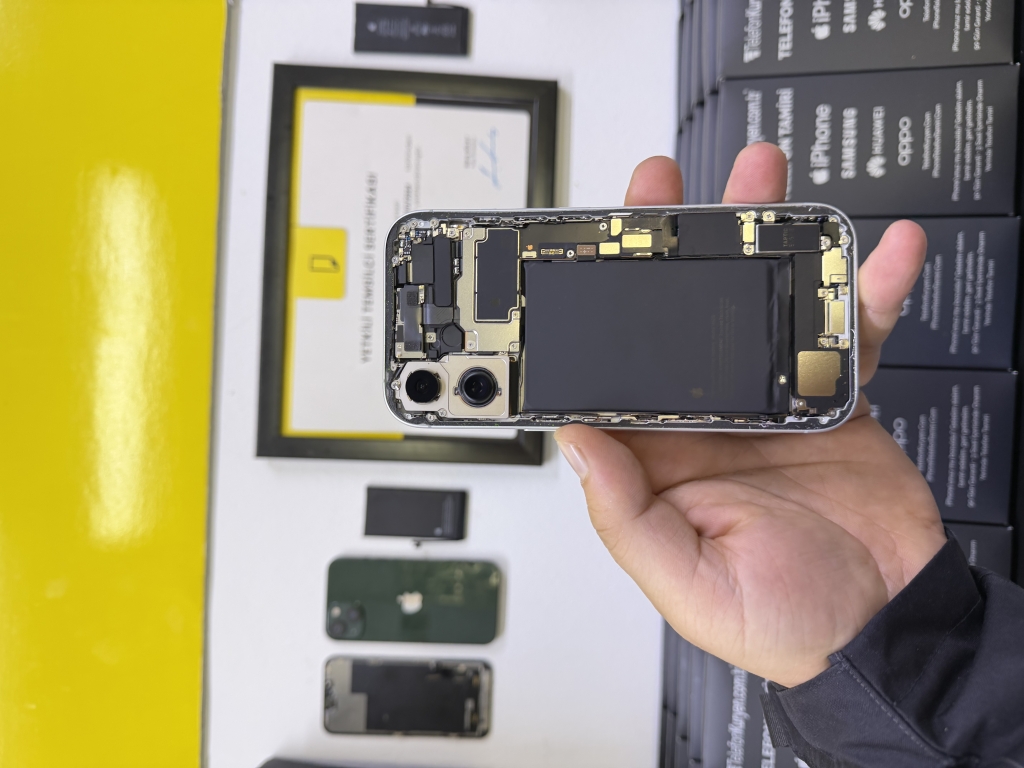 iPhone 13 Batarya Değişimi Antalya