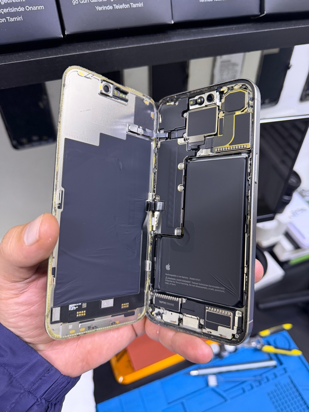 iPhone 15 Ekran Değişimi Antalya