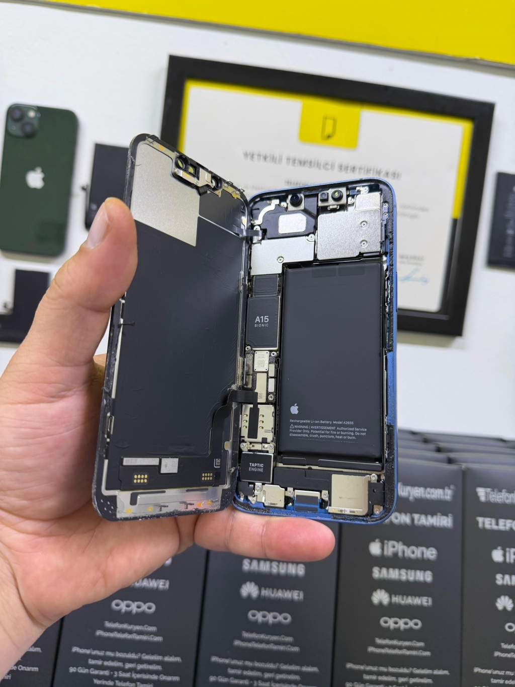 iPhone 15 Pro Ekran Değişimi Antalya